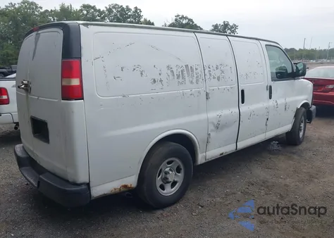 2006 Chevrolet Express Work Van из США, поврежденный, VIN 1GCFG15XX61157037